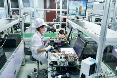 從硅砂到智慧 探秘機(jī)械革命工廠，揭秘筆記本電腦的誕生之旅